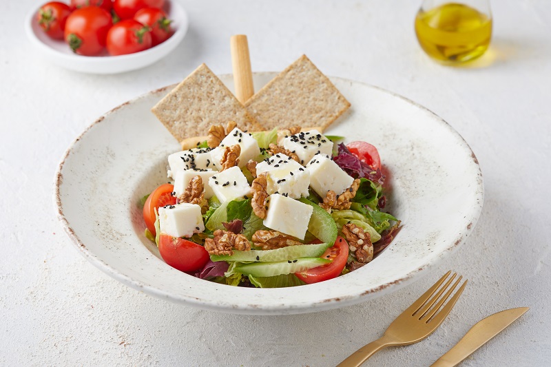 Peynirli Bahçe Salata
